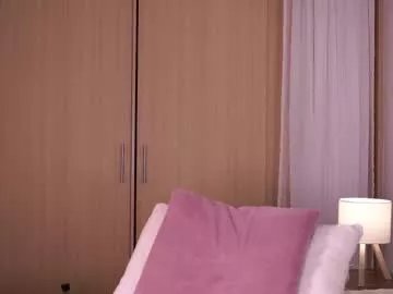Freechat pauline_7 on Chaturbate