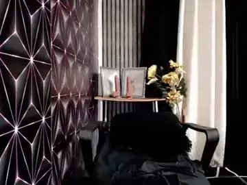 Freechat queen_elicktra on Chaturbate