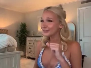 Freechat roxyrain2736 on Chaturbate