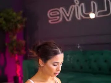 Freechat siennaruh on Chaturbate