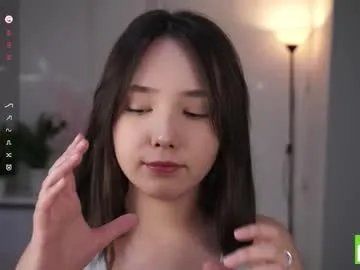 Freechat sweetyoops on Chaturbate