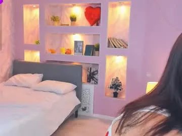 Freechat synne_glows on Chaturbate