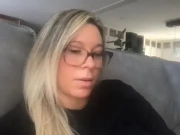 Freechat texas_blonde on Chaturbate