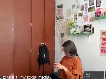 Freechat thetropicalseduction on Chaturbate