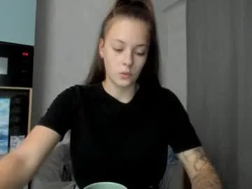 Freechat why_again_me on Chaturbate