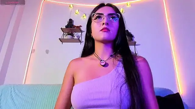Freechat 77Neferkitty77 on StripChat