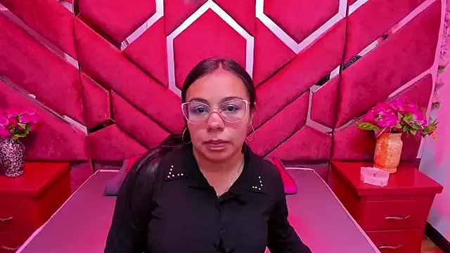 Freechat _Violeta_18 on StripChat