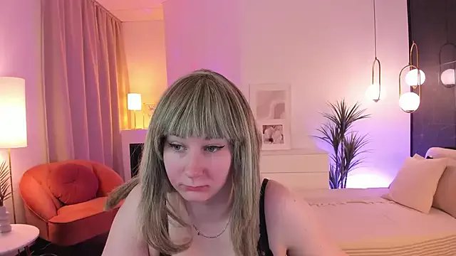 AlanaDreamy on StripChat 