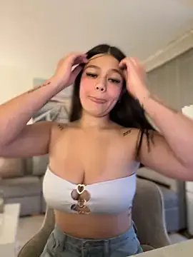 Freechat Alyshanon18 on StripChat