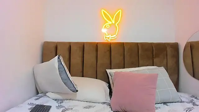 Freechat Amara18__ on StripChat