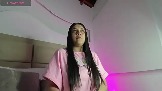 Freechat Ammberly__Adam23 on StripChat