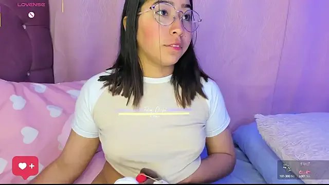 Freechat anni_ross on StripChat