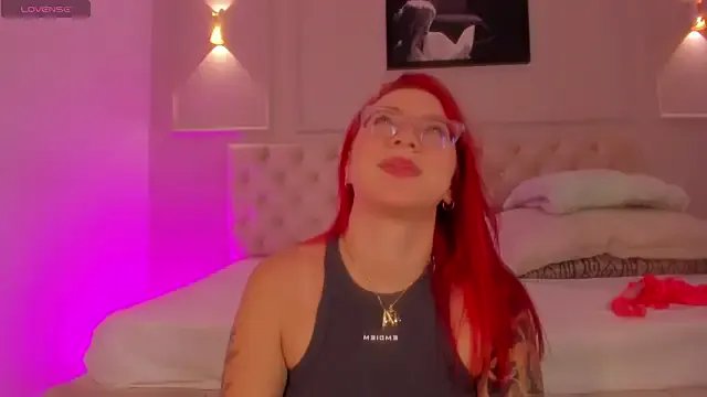 Freechat anniemartinezz on StripChat