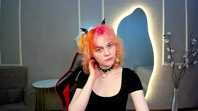 Freechat Awawrin on StripChat