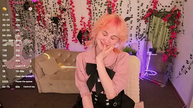 Freechat Awawrin on StripChat