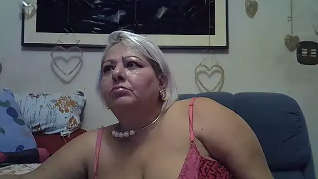 Freechat bialoba7 on StripChat