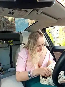 Freechat Bondgirl_013 on StripChat