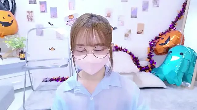 Group chihiro_ri on StripChat