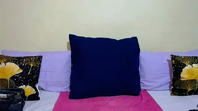 Freechat DiamondLuv29 on StripChat