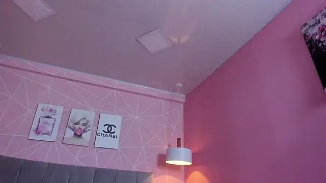 Freechat dolly_zoe on StripChat