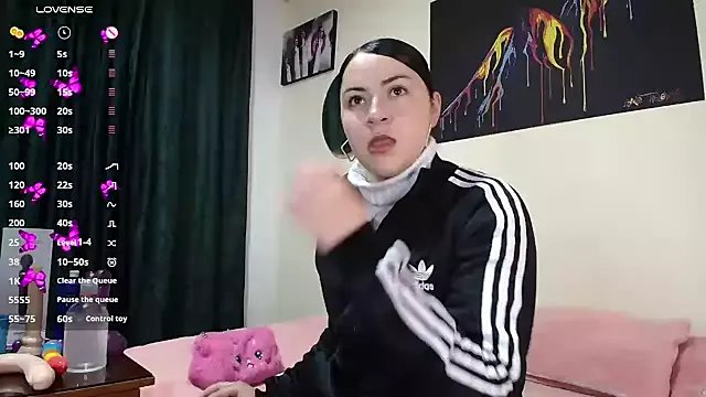 Freechat Emmie_Hot on StripChat