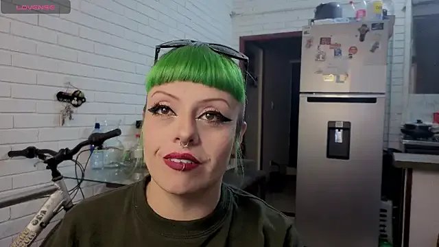 Freechat freyaa_sorcerees on StripChat