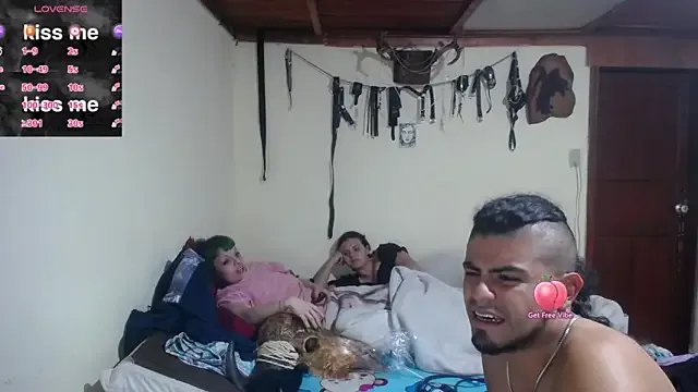 Freechat freyaa_sorcerees on StripChat