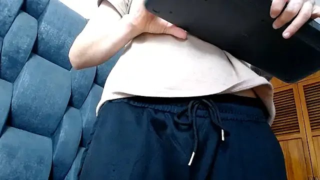 fulfill_fantasies1 on StripChat 