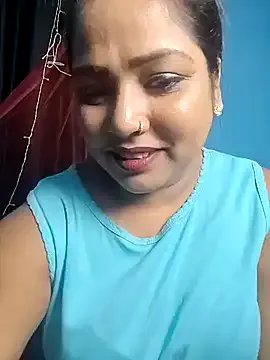 Freechat hornypriya696 on StripChat