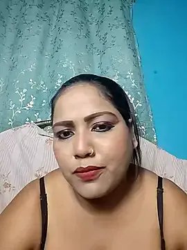 Freechat hornypriya696 on StripChat