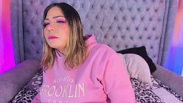 Freechat isabella_horney_ on StripChat