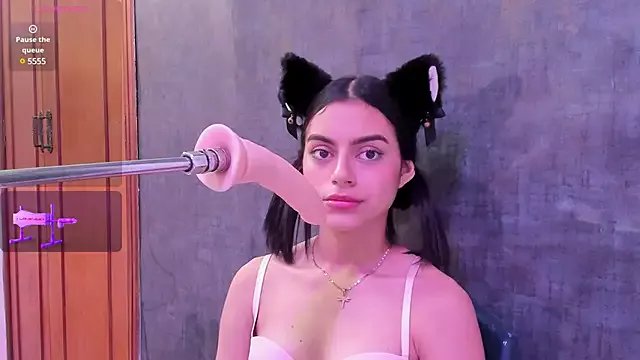 Freechat isabella_santos1 on StripChat