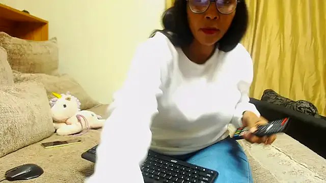 Freechat Juicyasss35xx on StripChat