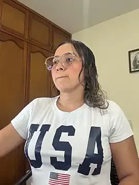 Freechat Kay_LustyWife on StripChat