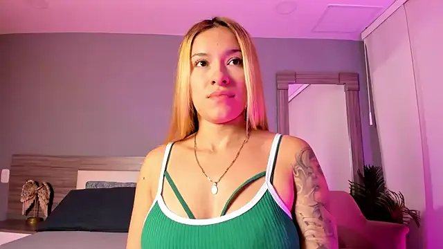 LexxyBunny_ on StripChat 