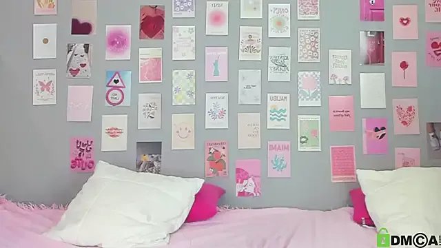 little_radiant_sun on StripChat 