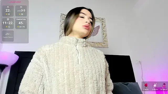 Lola_Blondie on StripChat 