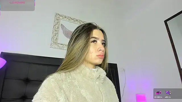 Lola_Blondie on StripChat 