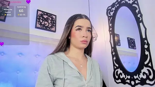 Lola_Blondie on StripChat 