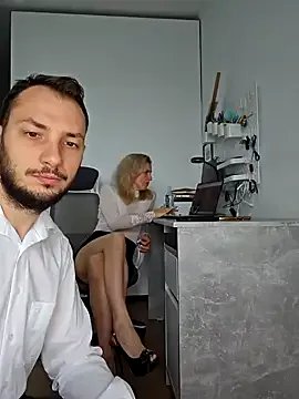 Freechat Lovebackground on StripChat