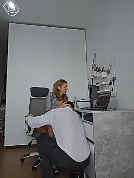 Freechat Lovebackground on StripChat