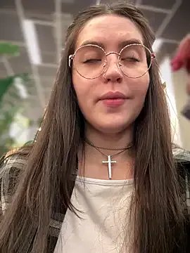 Freechat meow_girl on StripChat