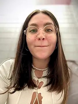 Freechat meow_girl on StripChat