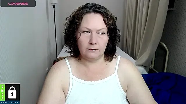 Freechat milf_hornys on StripChat