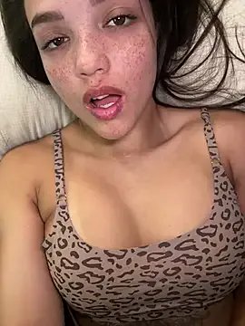 Freechat MisFrekcles_ on StripChat