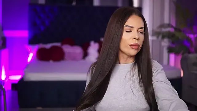 MissKiarra on StripChat 