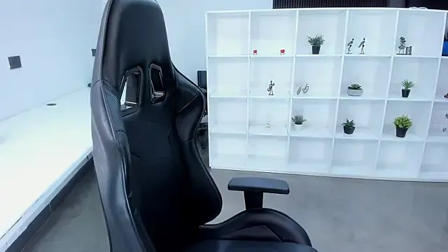 Freechat natural_bigboobs on StripChat