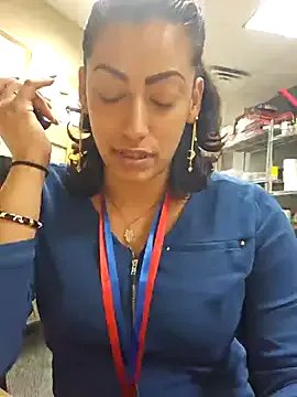 Freechat Nikkierosee on StripChat