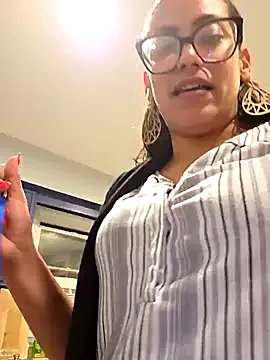 Freechat Nikkierosee on StripChat