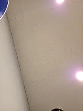 Freechat Nikkierosee on StripChat